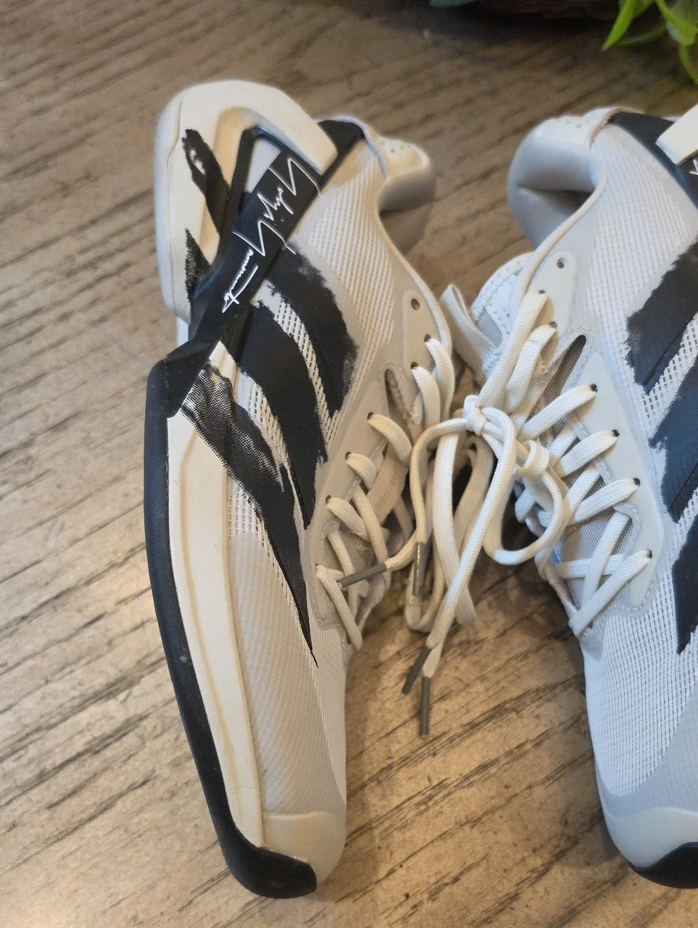 Adidas Y3 Womens Tennis Shoes Size 7 New Condition